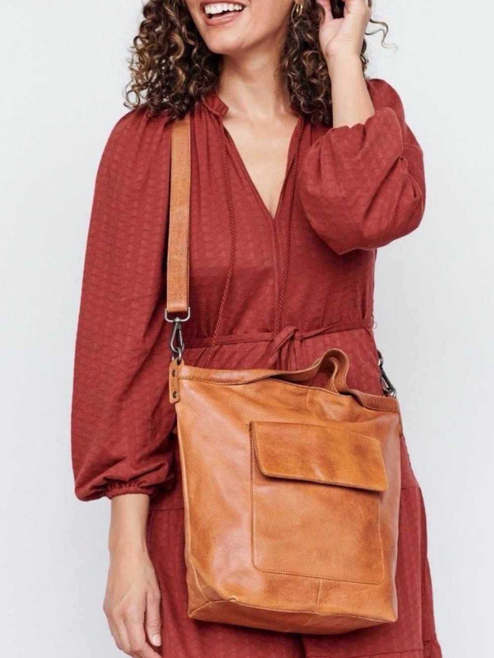 Latico Leathers Bianca
Tote/Crossbody Bag Color: Cognac